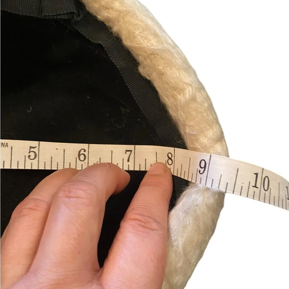 vintage black wool and white faux fur trim pill box hat - Picture 5 of 5